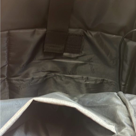 Mancro Charging Backpack - Picture 4 of 5